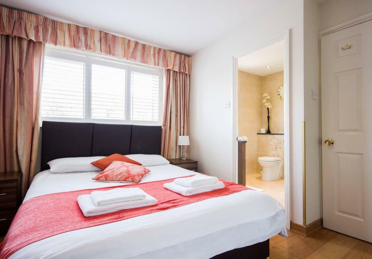 רדינג Spacious House, Sleeps 7 People מראה חיצוני תמונה