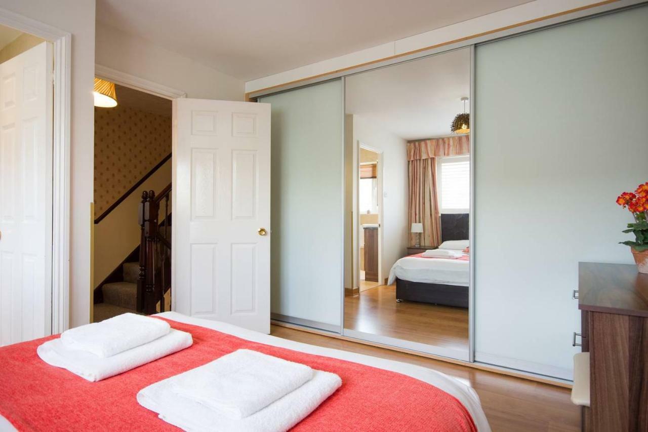 רדינג Spacious House, Sleeps 7 People מראה חיצוני תמונה