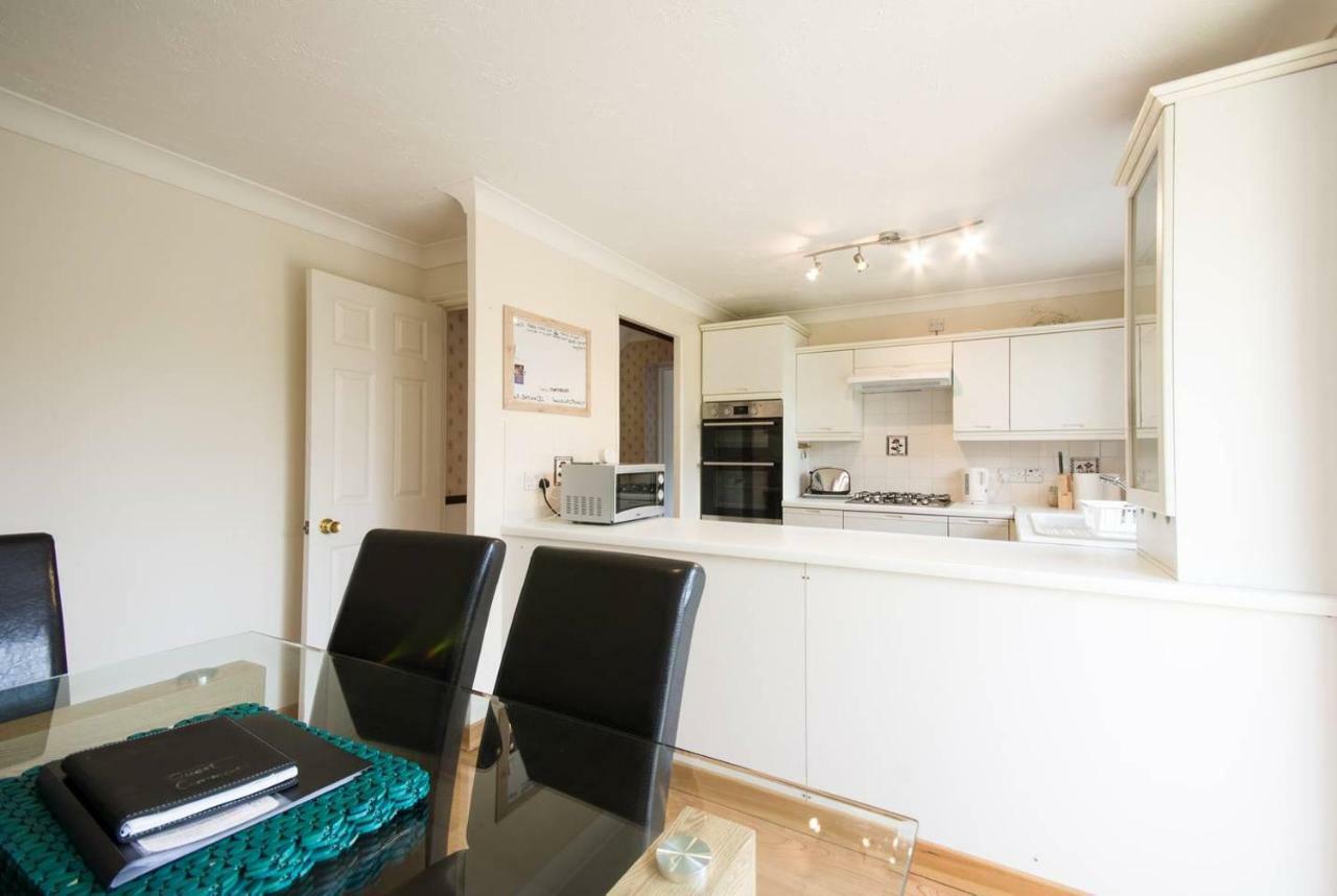 רדינג Spacious House, Sleeps 7 People מראה חיצוני תמונה